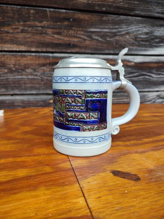 Kolekcjonerski kufel ceramika - MAN - DEsign - D17