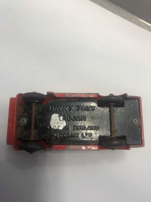 carro miniatura rara Dinky Toys