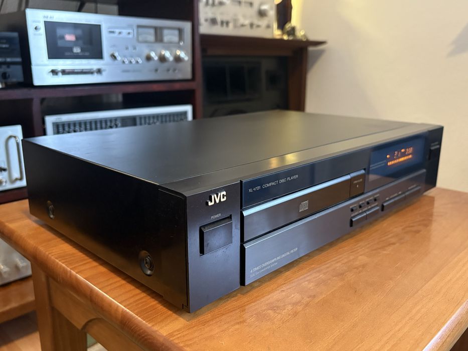 Leitor de CDs JVC XL-V131