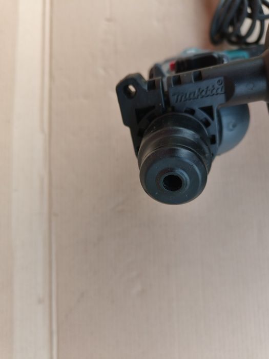 Makita HR2470 wiertarka udarowa SDS młotowiertarka walizka