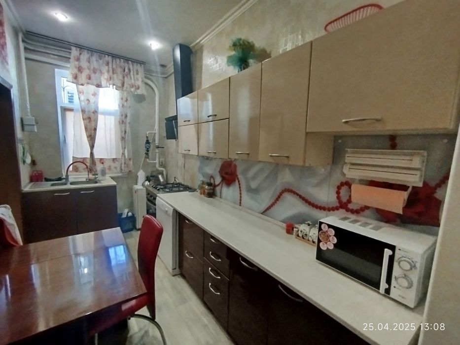 РЕЗЕРВ 3 кімнати+власний двір+2-х поверхова будівля (можливо під бізне