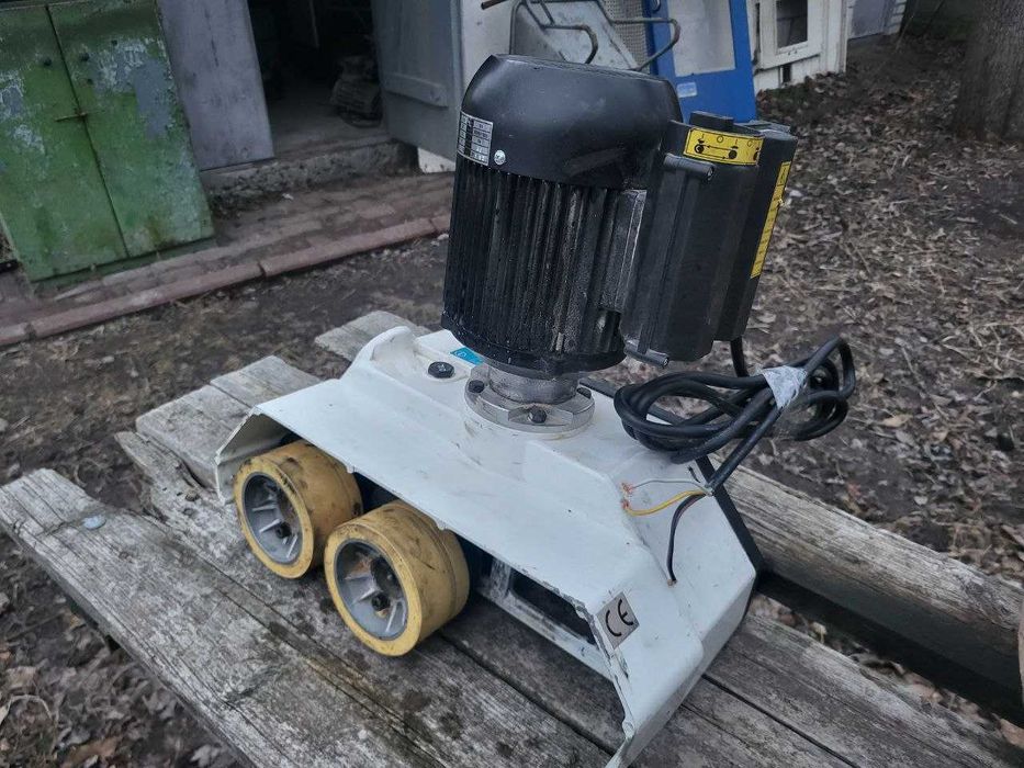 Автоподавач для фрезерних, фугувальних 3(2) роліка, автоподатчик