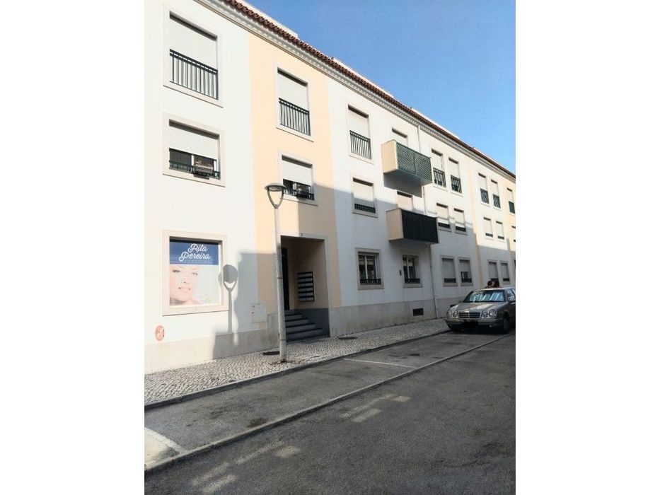 Bairro Salgado - T2 Espetacular com Parqueamento e Arrecadação