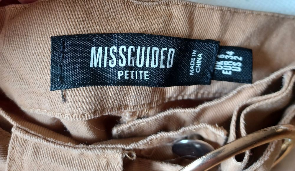 Missguided poszukiwane spodnie cargo beżowe brązowe rude Petite 34 XS