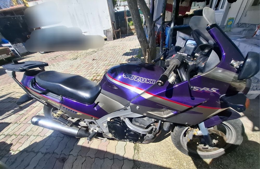 Suzuki GSX 1100 F