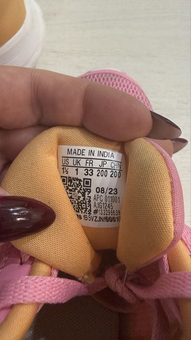 Кросівки adidas  устілка  21,5 см