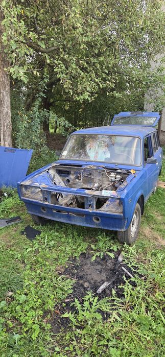 ваз 2104 капот , двері