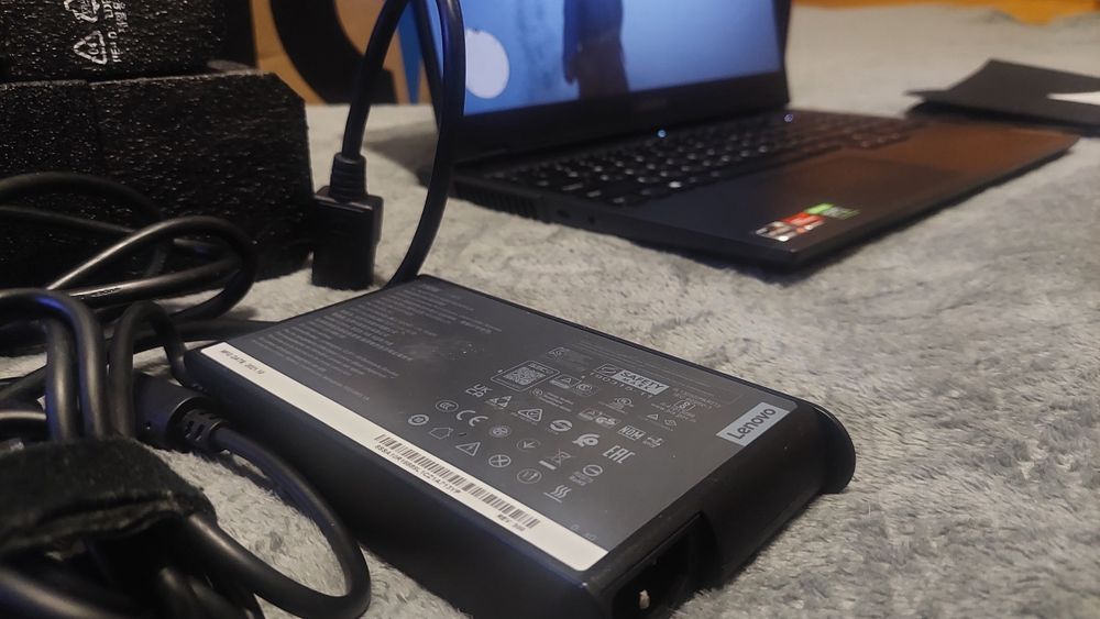 Lenovo legion 5 RTX3050 15.6" FHD IPS 165H