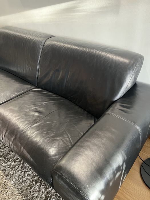 Sofá de pele preto