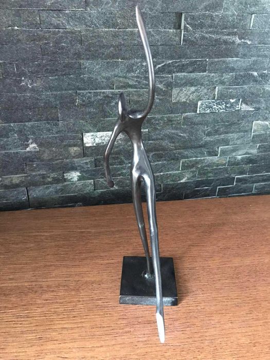 Tancerka żeliwna figurka