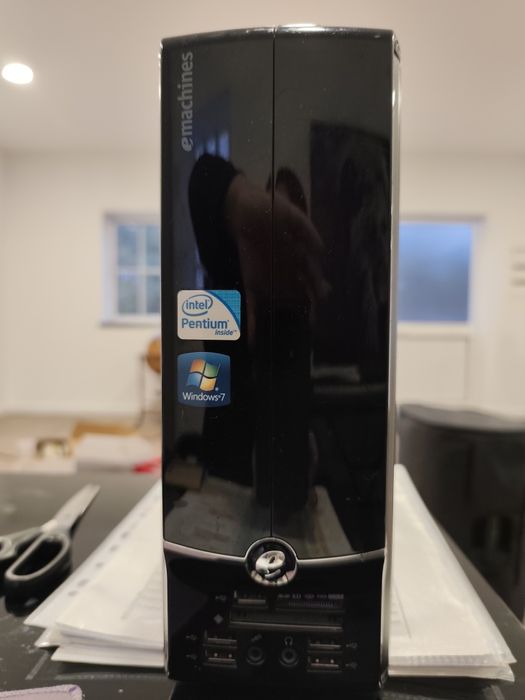 Mini torre PC a 100%