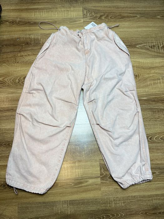 BDG Urban Outfitters - Spodnie Baggy Cargo - Peach
