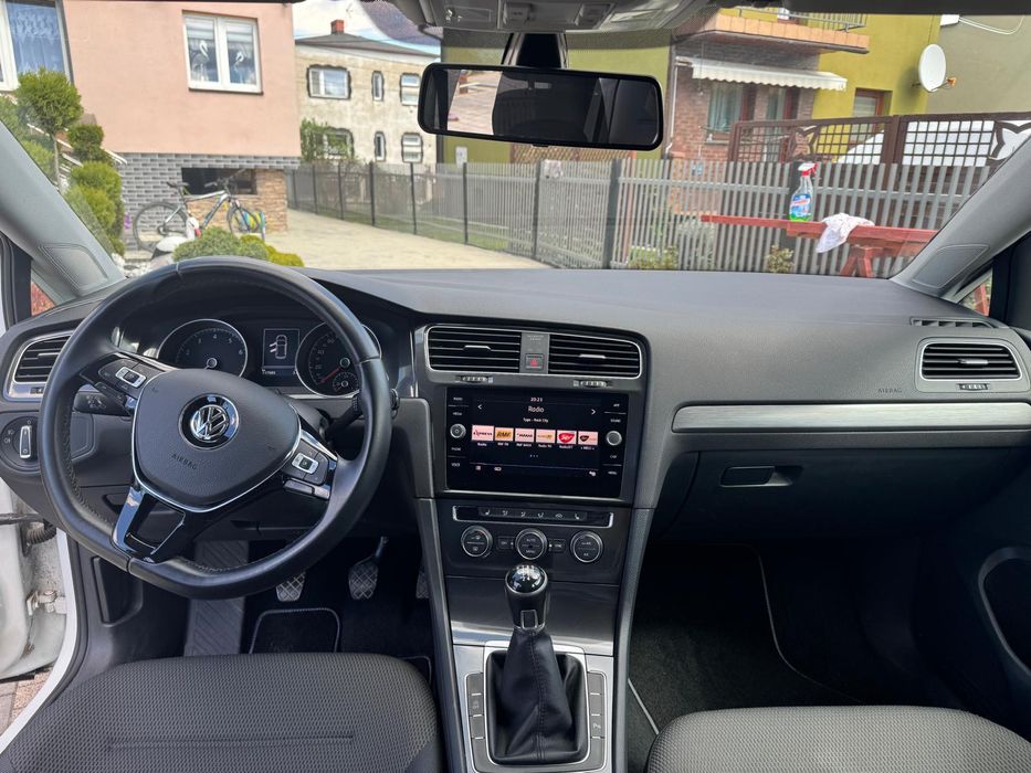 Volkswagen Golf 7 Lift 2017r. Benzyna 1,0  Super stan