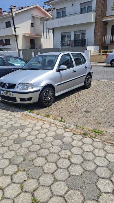 Vendo automóvel Volkswagen Polo 1.0 2001