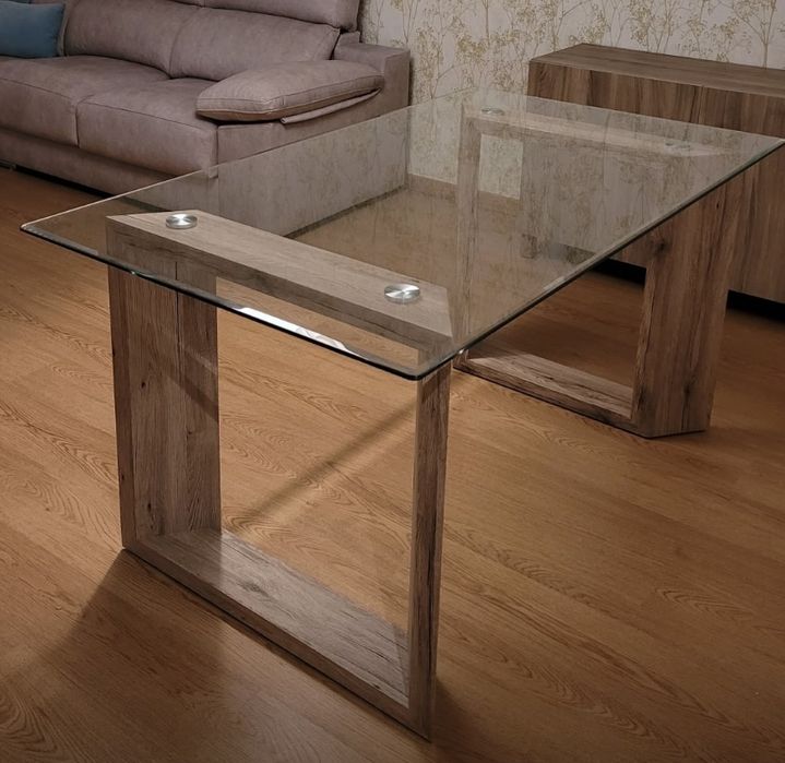 Mesa de jantar de vidro