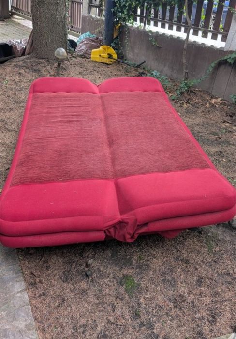 Wygodna sofa kanapa tapczan z funkcją spania i schowkiem