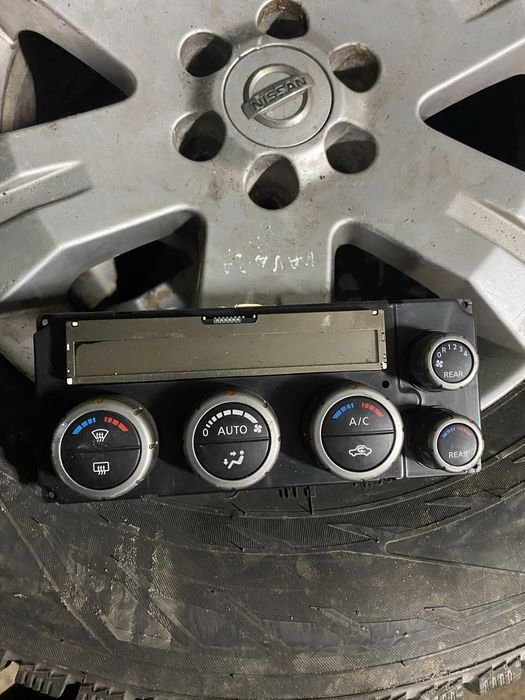 Блок керування клімату Nissan Navara D40 Pathfinder R51