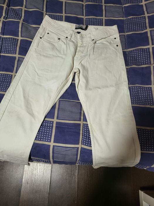 Calças de ganga usadas breshka e pull&bear.
