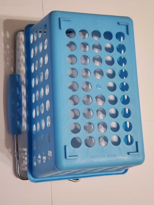 Koszyk plastikowy niebieski z metalową rączką -> 22 x 15 cm -> organizer