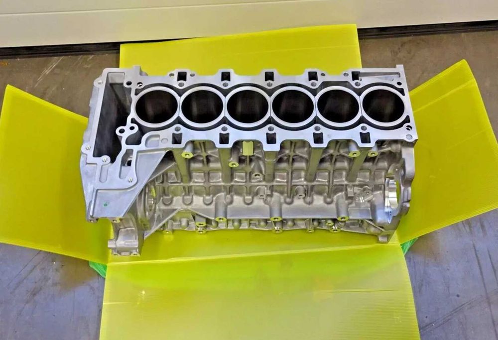 BMW Blok cylindrów silnika N55, N55B30, 7 585 986 - ORYGINALNY NOWY