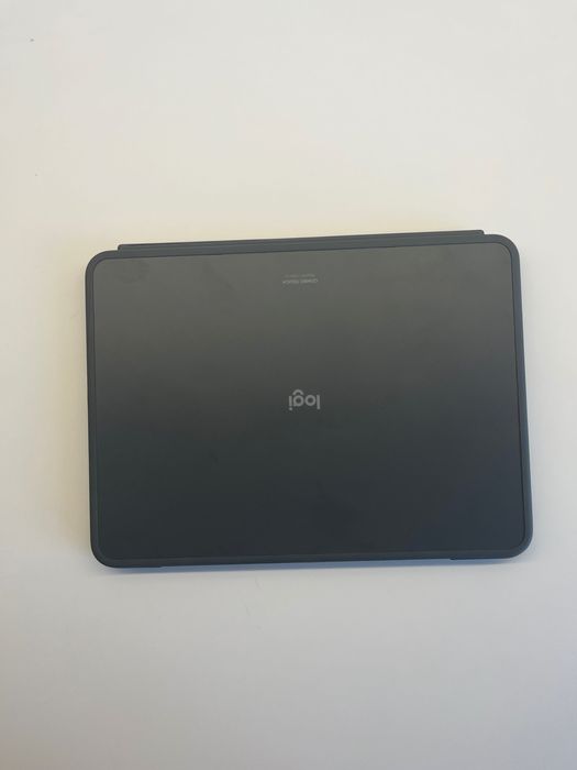 Logitech Combo Touch klawiatura iPad Air 5 gen 11 cali odpinana etui