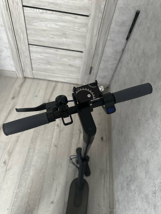 Продам срочно електросамокат xiaomi electric scooter 3 black