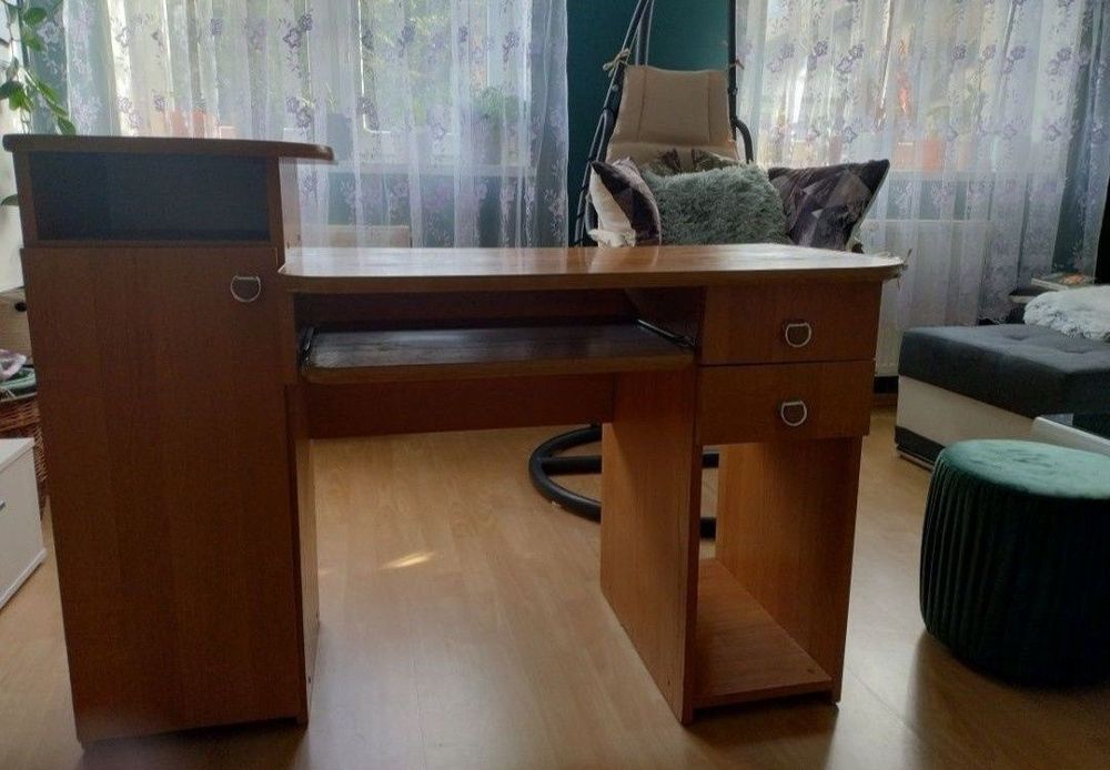 Biurko w bardzo dobrym stanie