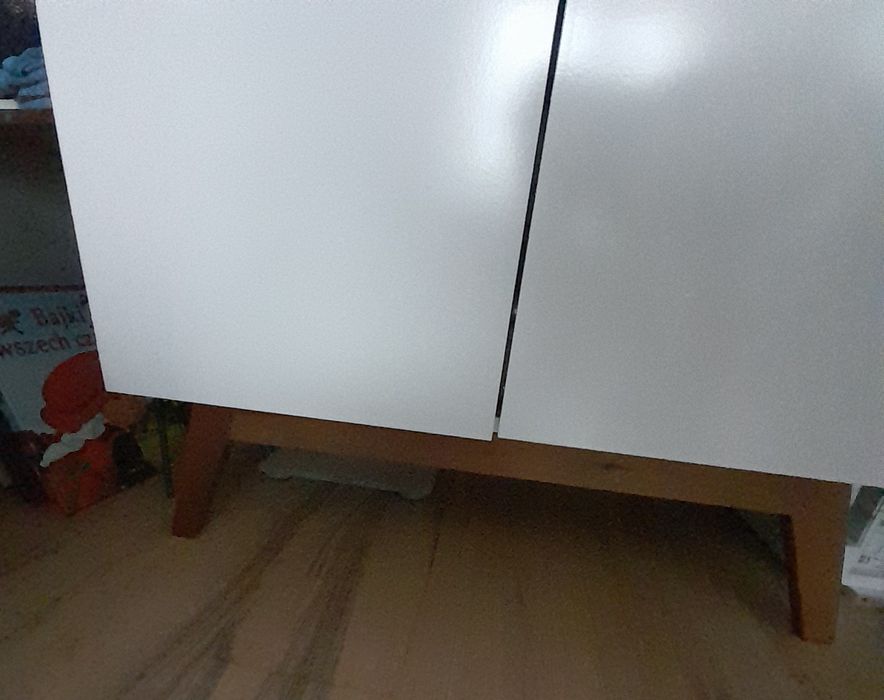 Sprzedam szafę kolor biały
