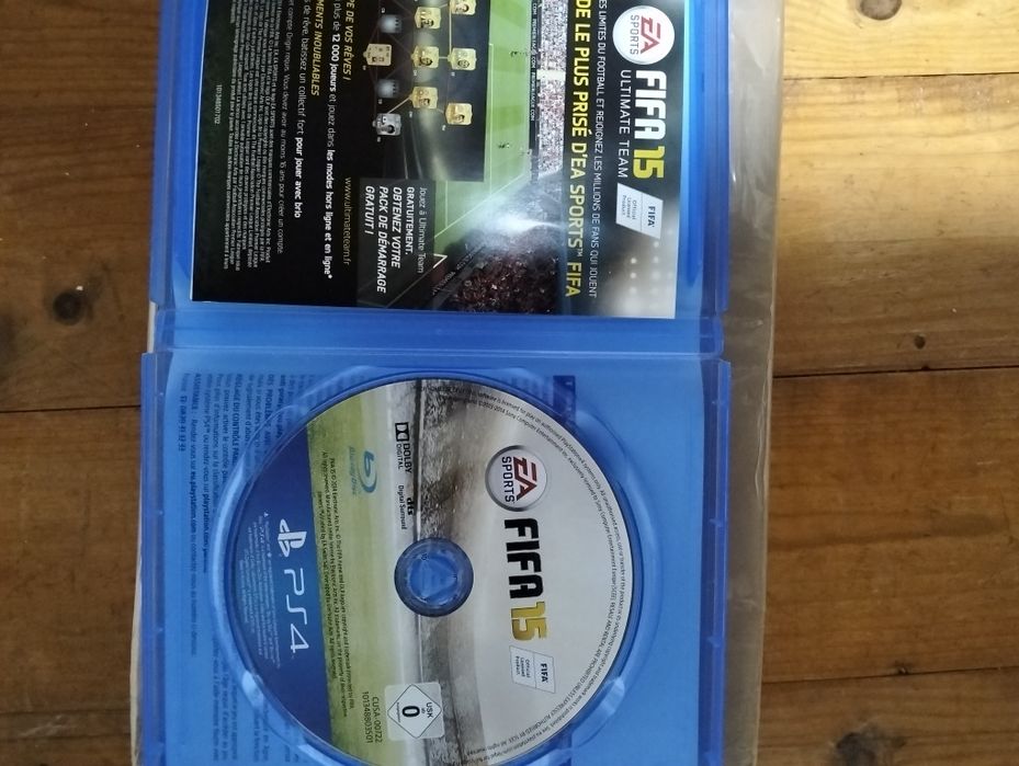 Consola Sony PS4 fat 1TB + 2 jogos