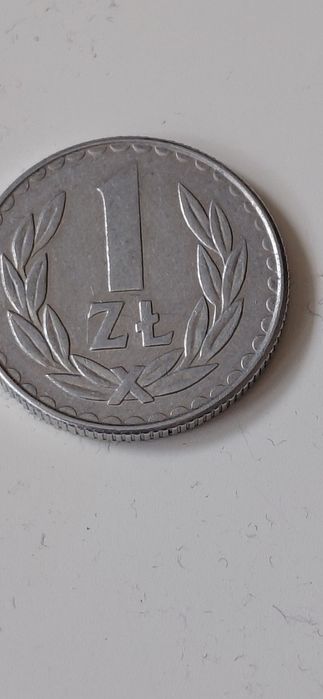 Sprzedam monetę 1zł z 1987roku .