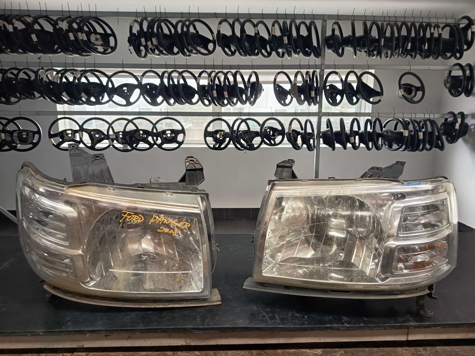 Farol frente  Ford Ranger ano 2008