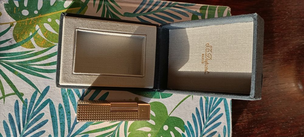 Isqueiro Dupont, folheado a ouro 20 Kilates.