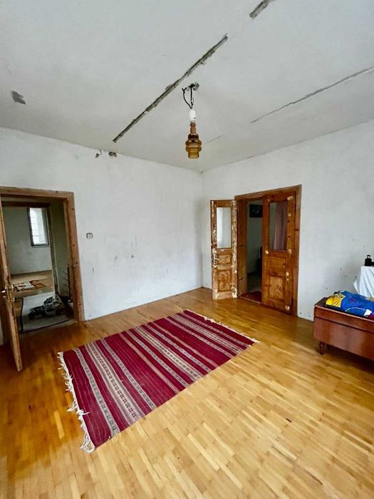 Продаж будинку в с. Курів (40 км від Івано-Франківська)