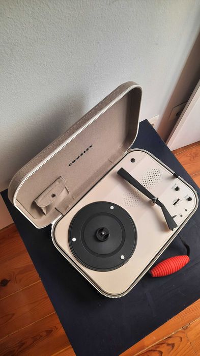 gira-discos portátil crosley messenger