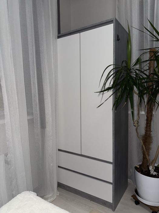 Продам шкаф  все в новом состоянии