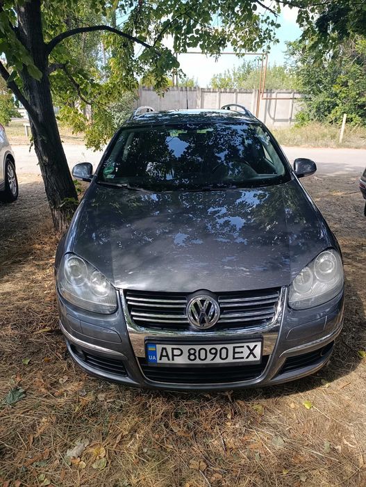 Продам гольф п'ятий універсал  автомат авто в гарному стані
