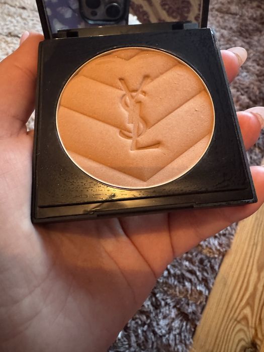 Bronzer YSL  w kanieniu