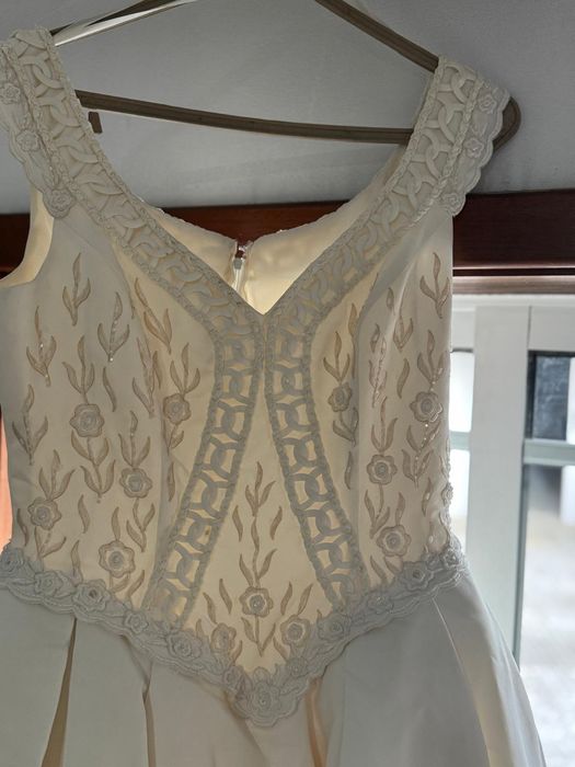 Vestido de noiva marca bem conceituada la Sposa como novo

Valor não é