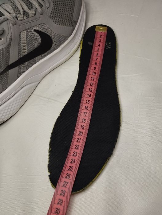 Nike чоловічі кросівки в сітку, 43 розмір.