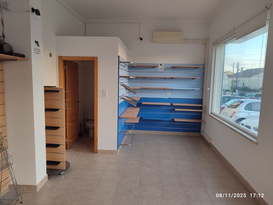 Espaço Comercial para Arrendamento – Vale da Pedra, Cartaxo