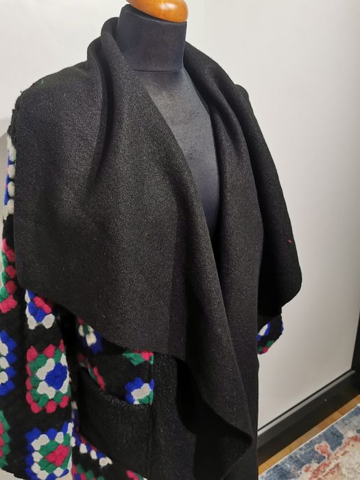 Śliczny płaszcz narzutka bez zapięcia oversize 35% wełna