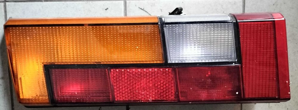 Farol traseiro de "Alfa Romeu 33"