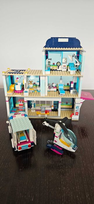 Lego Friends szpital Heartlake (41318]