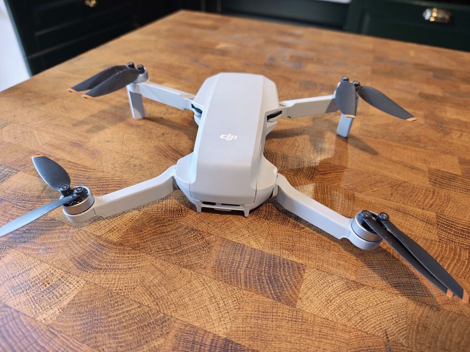 Dron DJI Mini 2SE