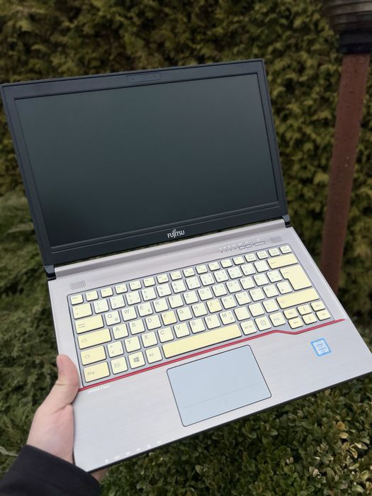 Ноутбук Fujitsu LifeBook E746 / i5 / SSD / отличная батарея до 9 часов