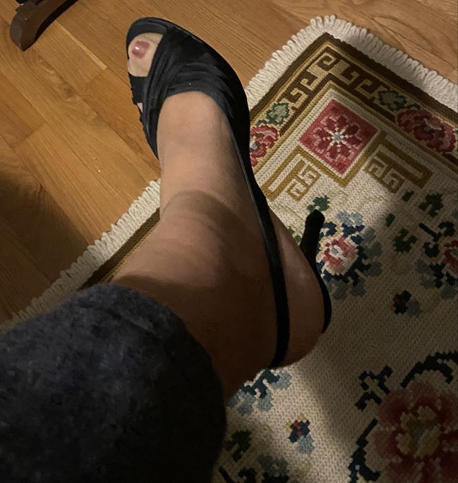 Sandálias de cetim de toilet