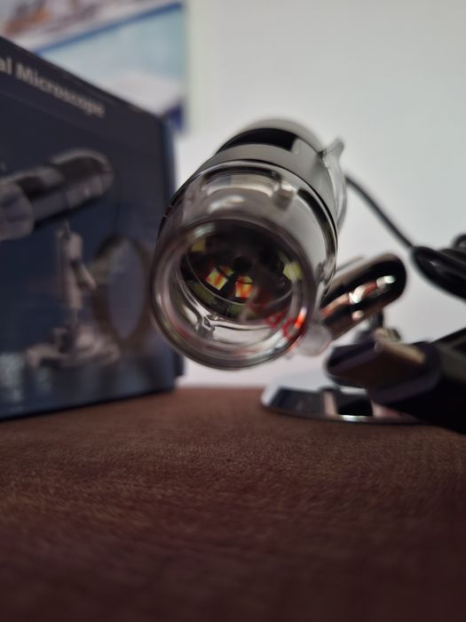 Microscópio Digital Novo