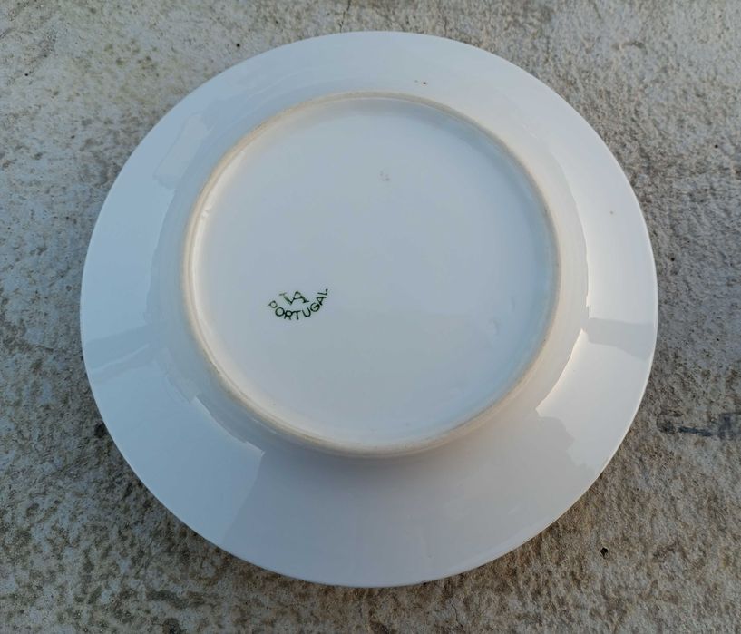 Antiga manteigueira em porcelana Vista Alegre