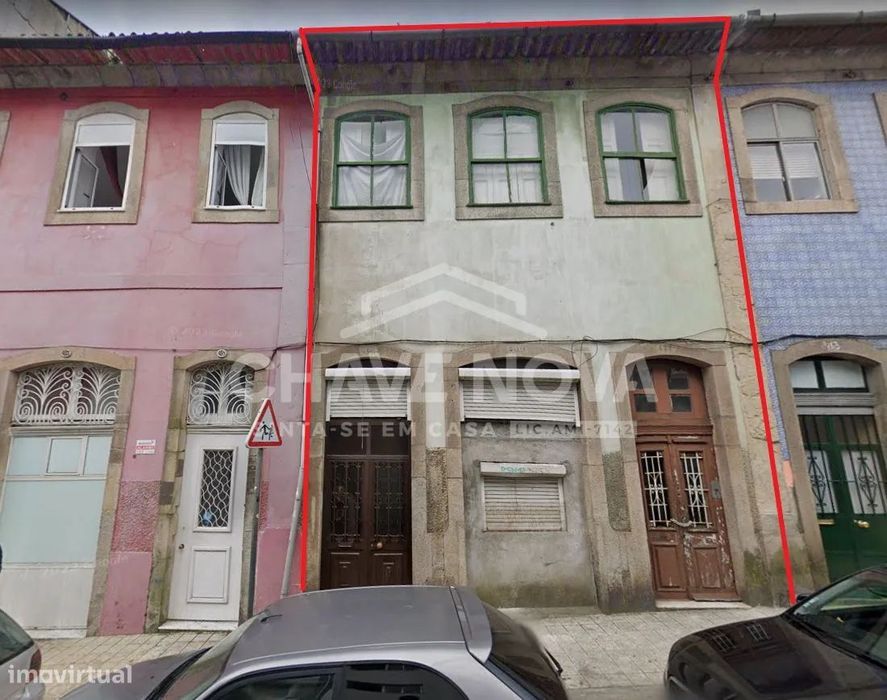 Prédio p/ Recuperar C/PIP Aprovado no Porto