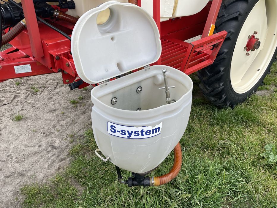 Opryskiwacz Bury Pelikan 2000 l 18m Hydraulik Komputer Bravo